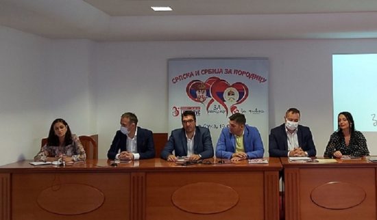 Konferencija-za-medije-Srpska-i-Srbija-za-porodicu