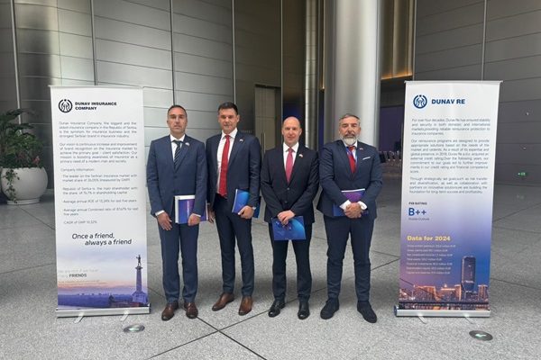 Висока делегација Компаније „Дунав осигурање“ и „Дунава Ре“ на реномираној међународној конференцији у Шангају(2)