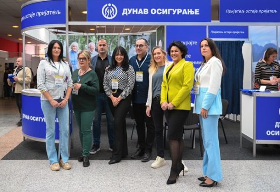 Tim Dunav osiguranja na štandu Kompanije na Sajmu penzionera u Novom Sadu – Copy